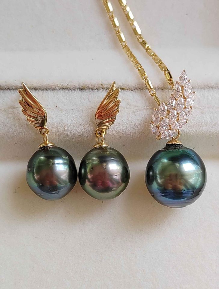 'Wings' 18k gold earrings genuine tahitian south sea pearls 9.2mm