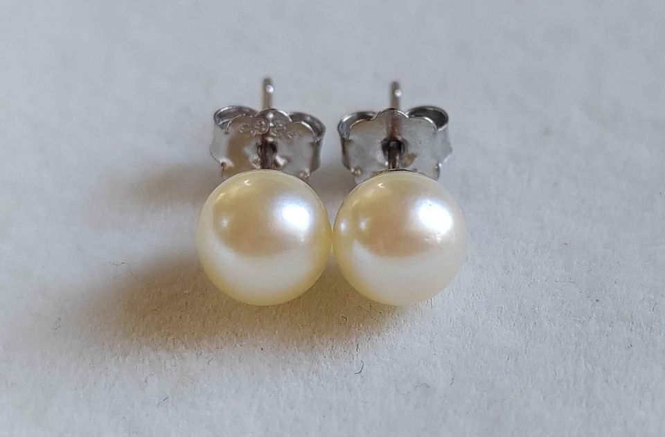 Special offer❤️Classic earrings studs genuine akoya round pearls champagne 6.3mm AA+