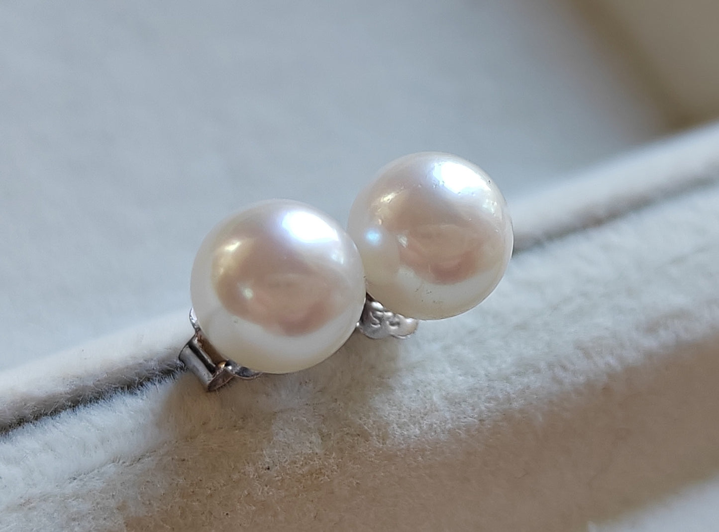 7.1mm Genuine akoya round pearls AA+ classic earrings studs