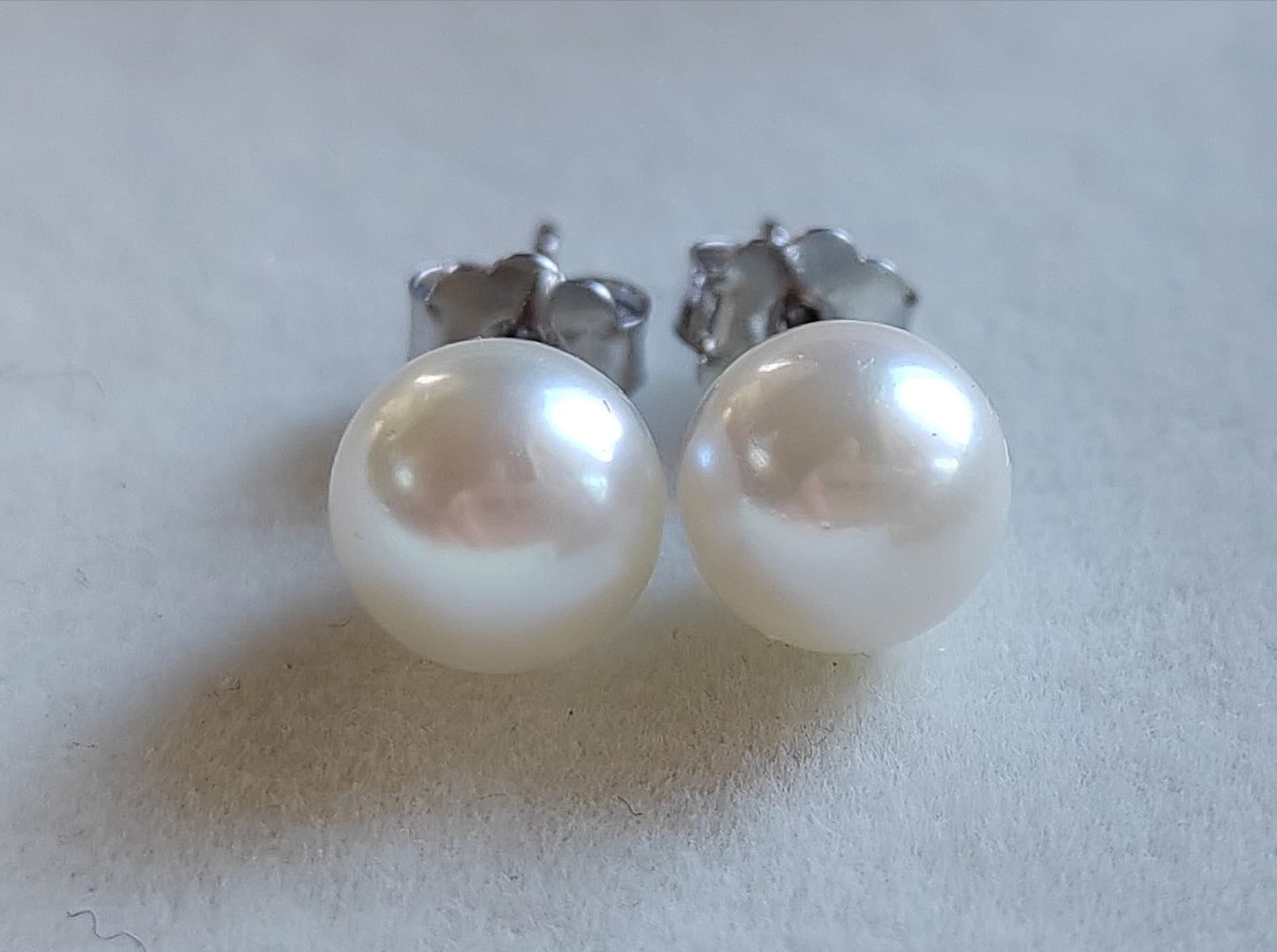 7.1mm Genuine akoya round pearls AA+ classic earrings studs