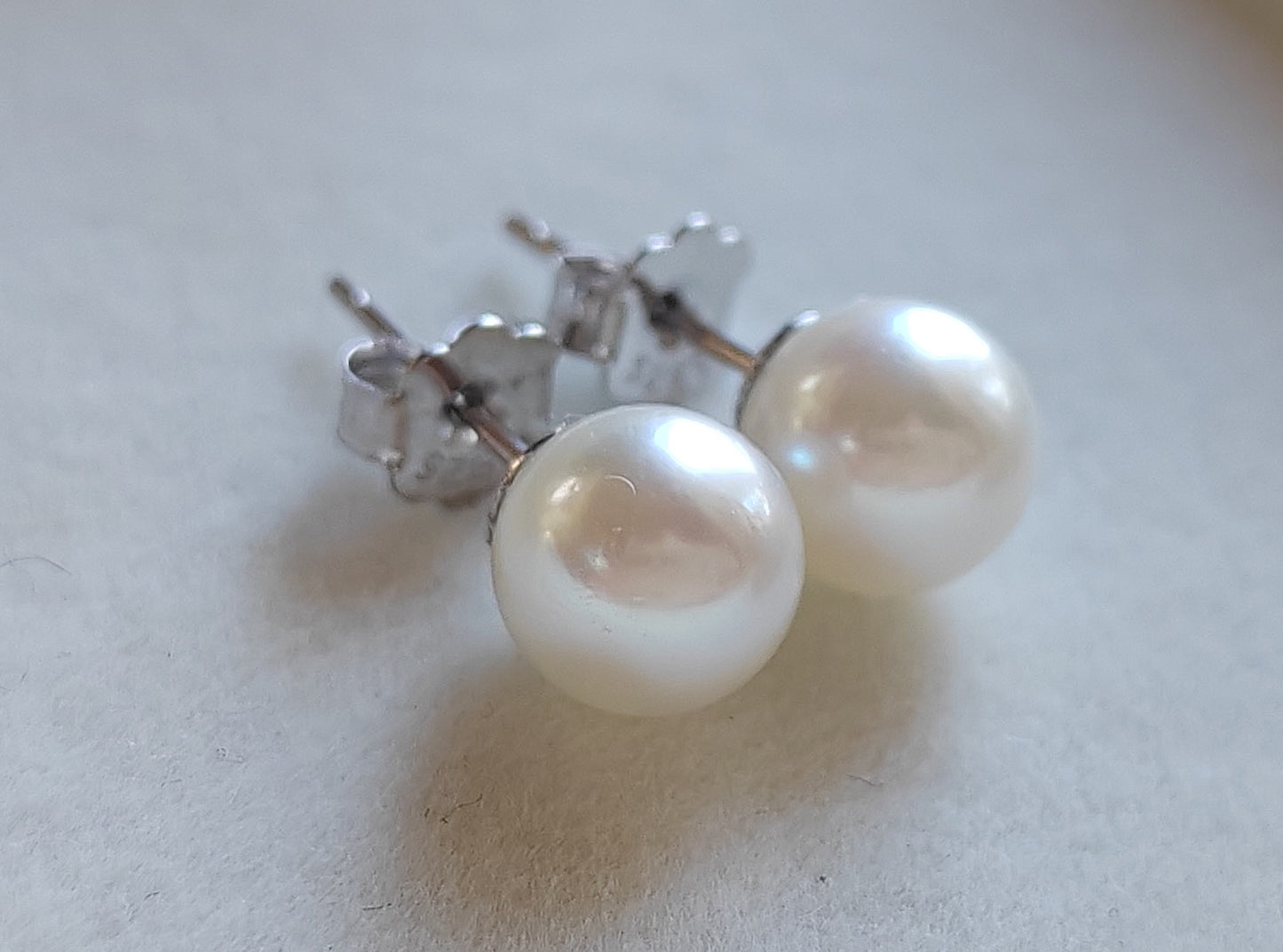 7.1mm Genuine akoya round pearls AA+ classic earrings studs