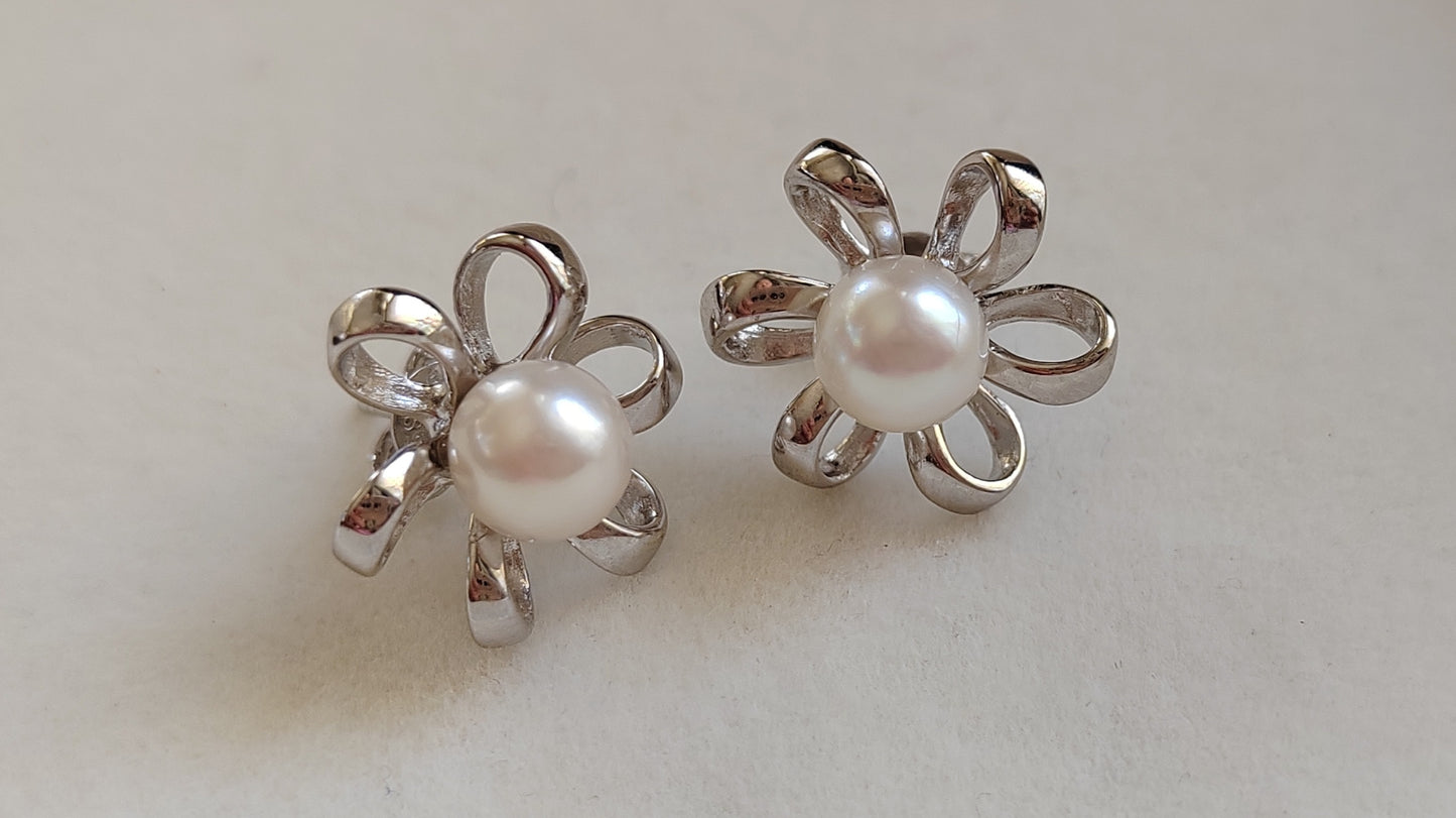 'The silver flowers' earrings genuine akoya pearls 6.6mm