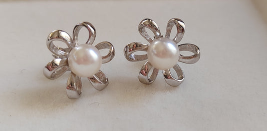 'The silver flowers' earrings genuine akoya pearls 6.6mm