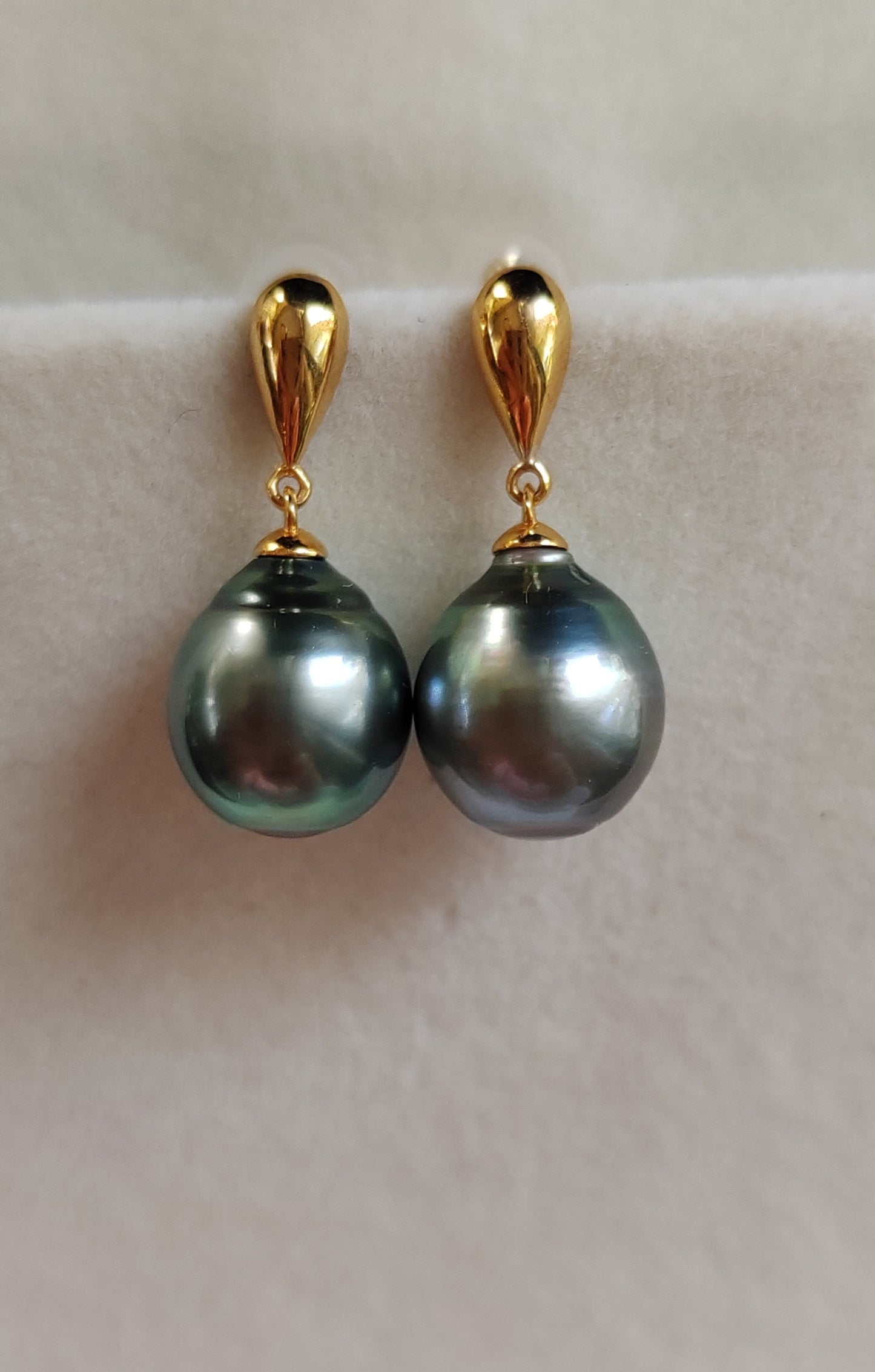 'Lac Bleu' 9k gold earrings genuine tahitian south sea pearls 9.6mm