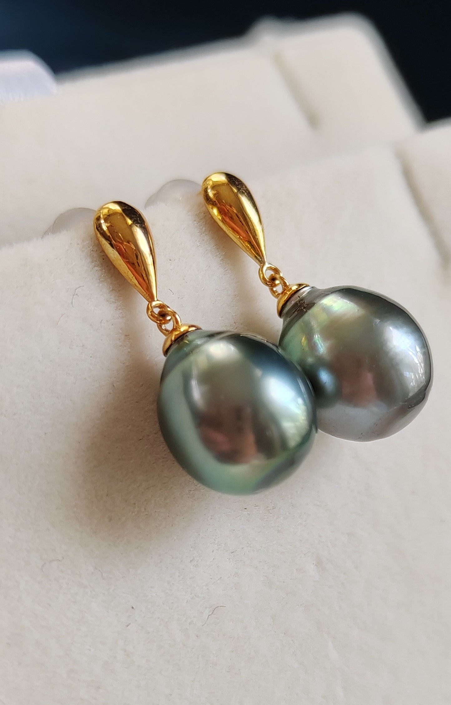 'Lac Bleu' 9k gold earrings genuine tahitian south sea pearls 9.6mm