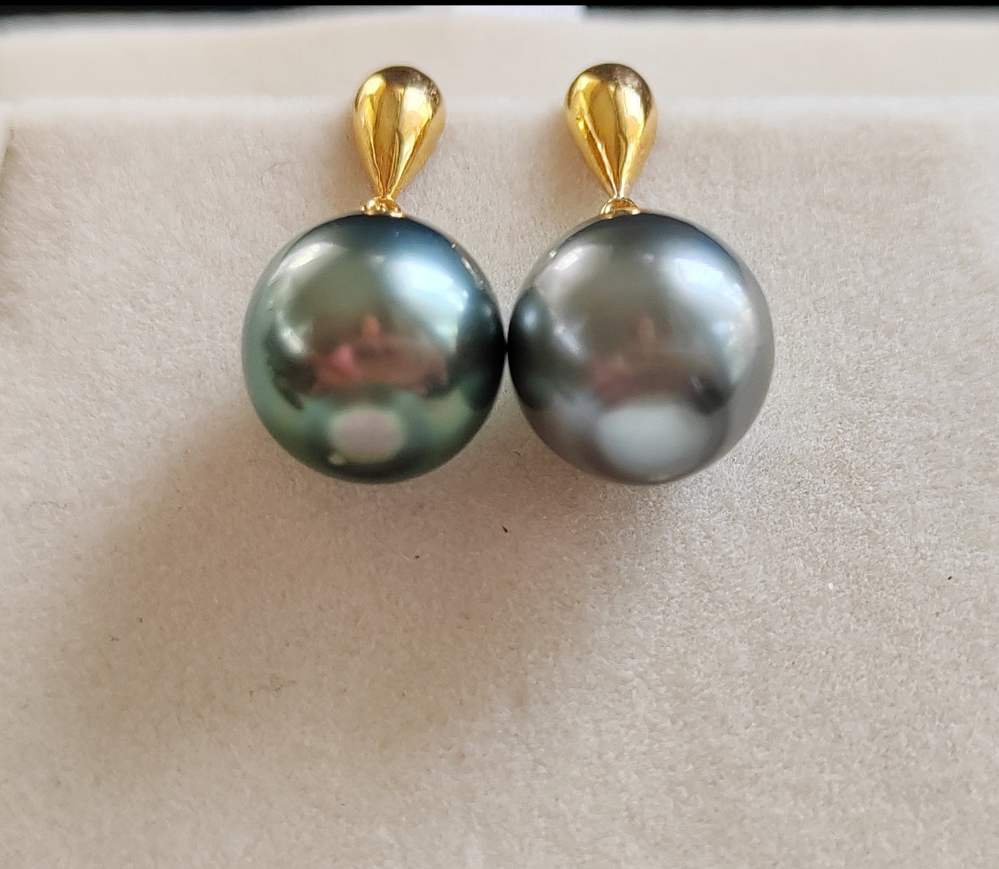 'Lac Bleu' 9k gold earrings genuine tahitian south sea pearls 9.6mm