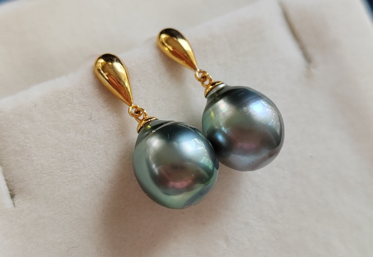 'Lac Bleu' 9k gold earrings genuine tahitian south sea pearls 9.6mm