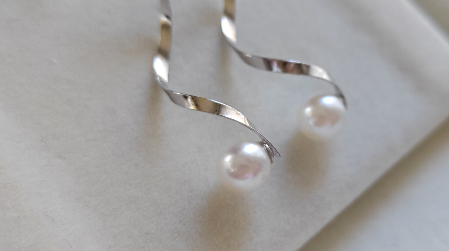 'Wanwan' earrings genuine akoya round pearls 6.7mm