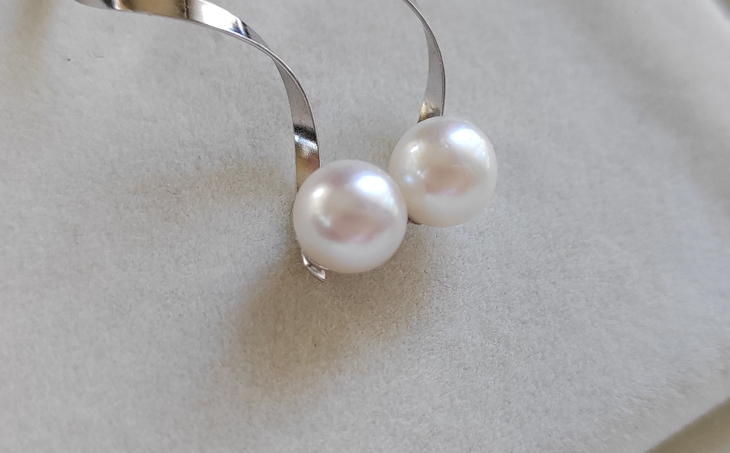 'Wanwan' earrings genuine akoya round pearls 6.7mm