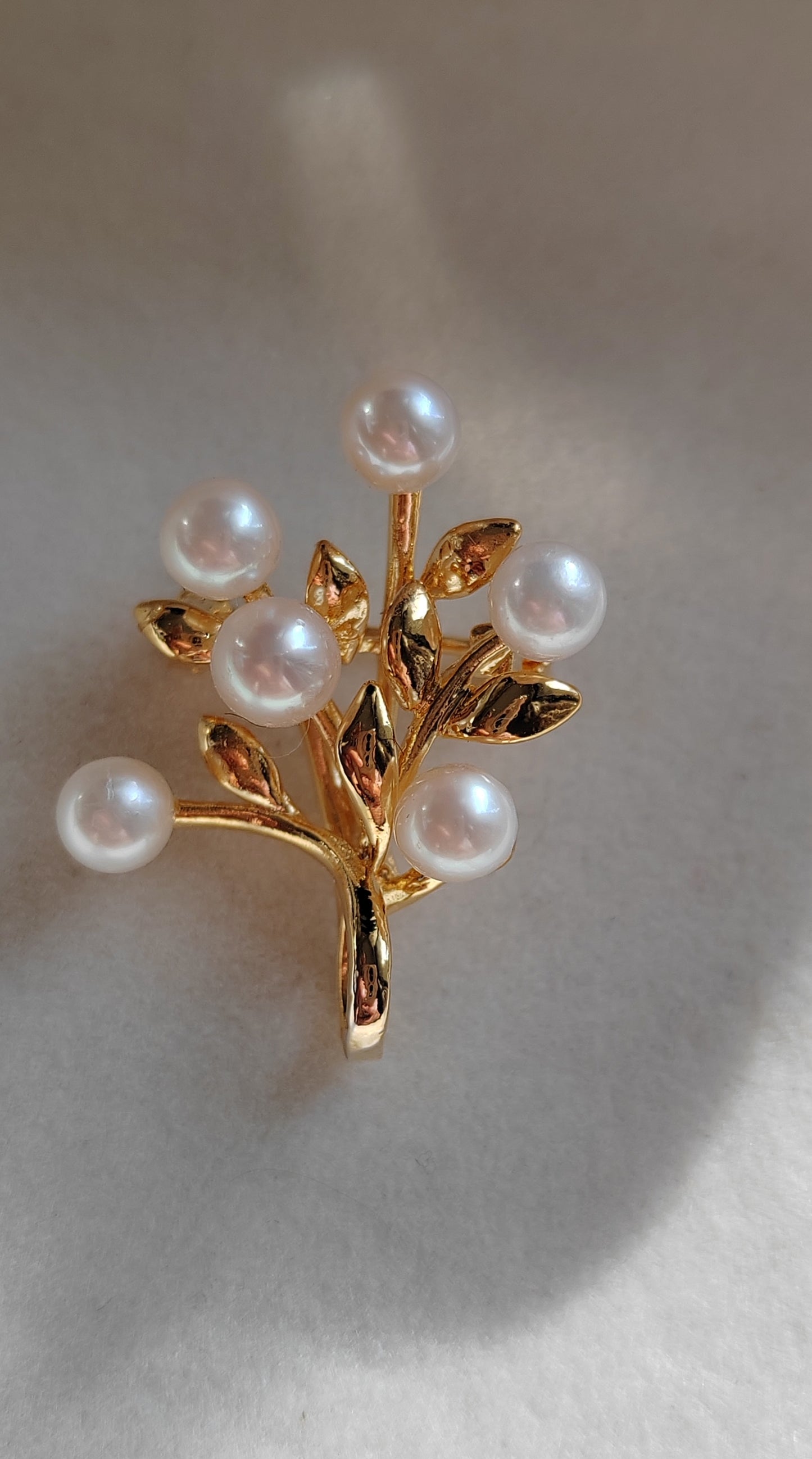 'Un Petit arbre' brooch genuine freshwater pearls 4.5-5mm