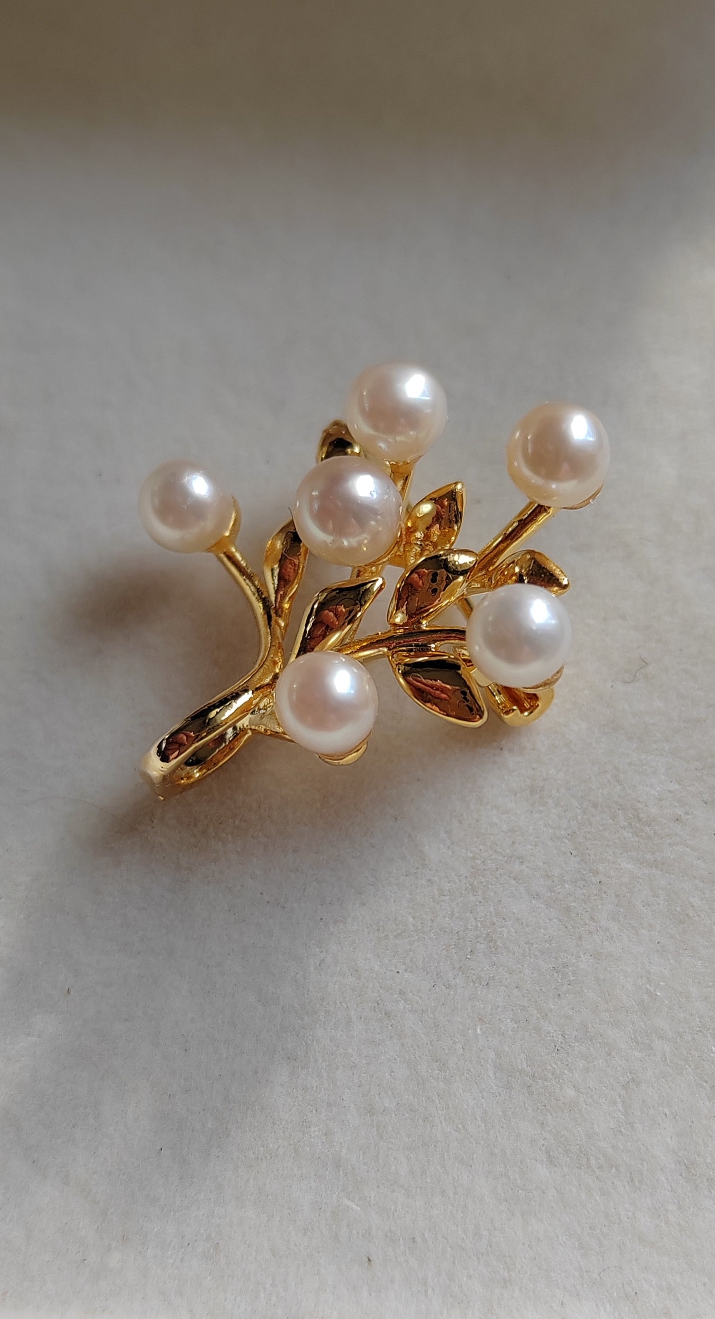 'Un Petit arbre' brooch genuine freshwater pearls 4.5-5mm