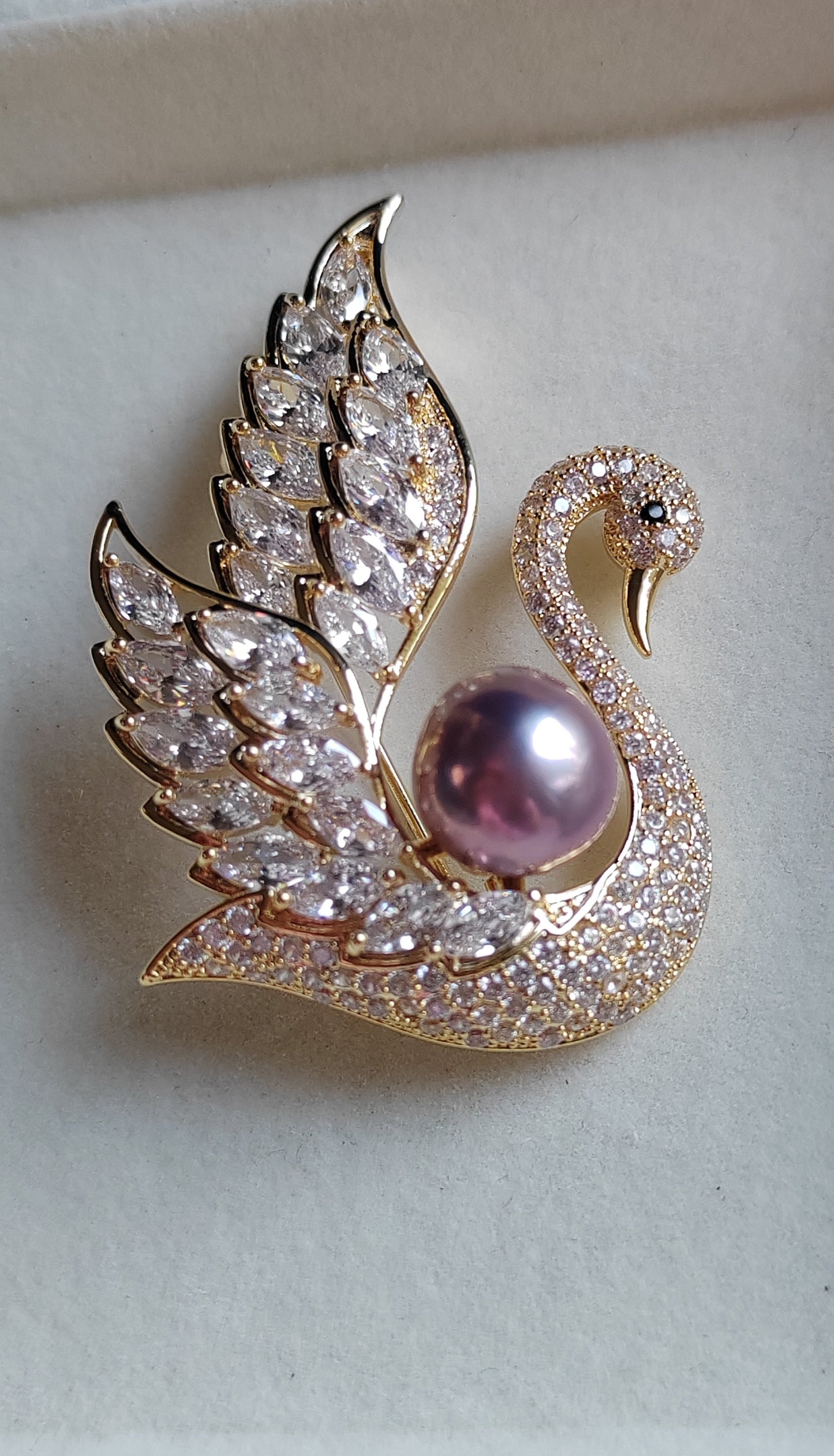 'L'amour' brooch genuine freshwater pearl 11.4mm