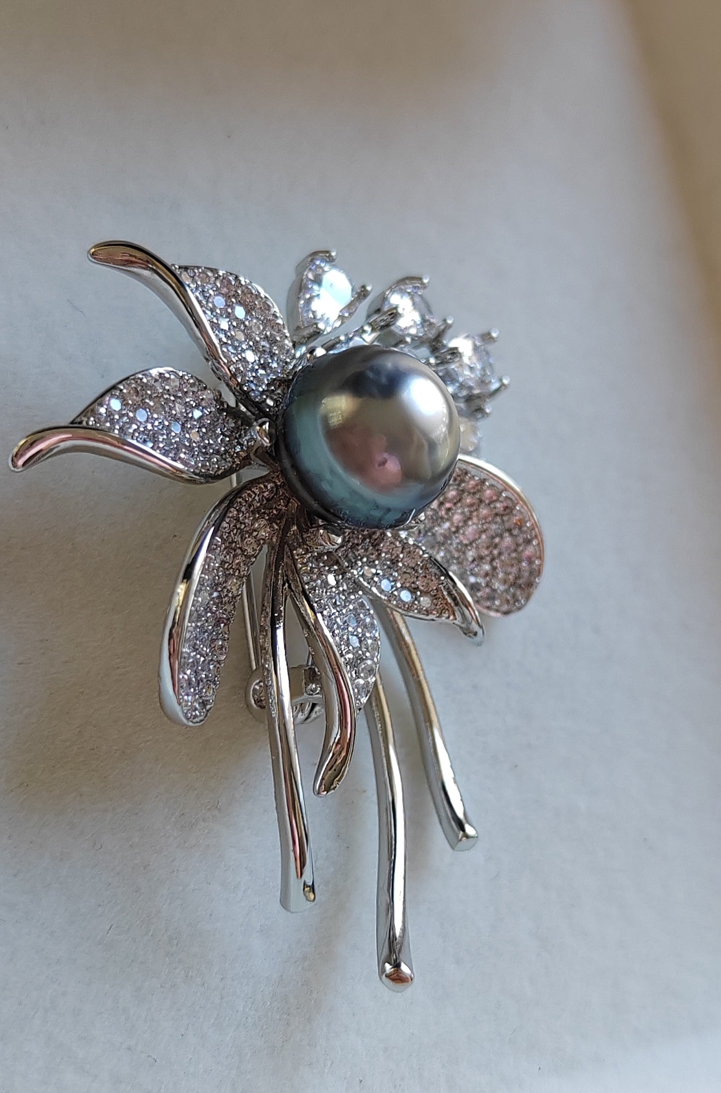 'Crystal Lily' brooch genuine tahitian south sea pearl 10.6mm