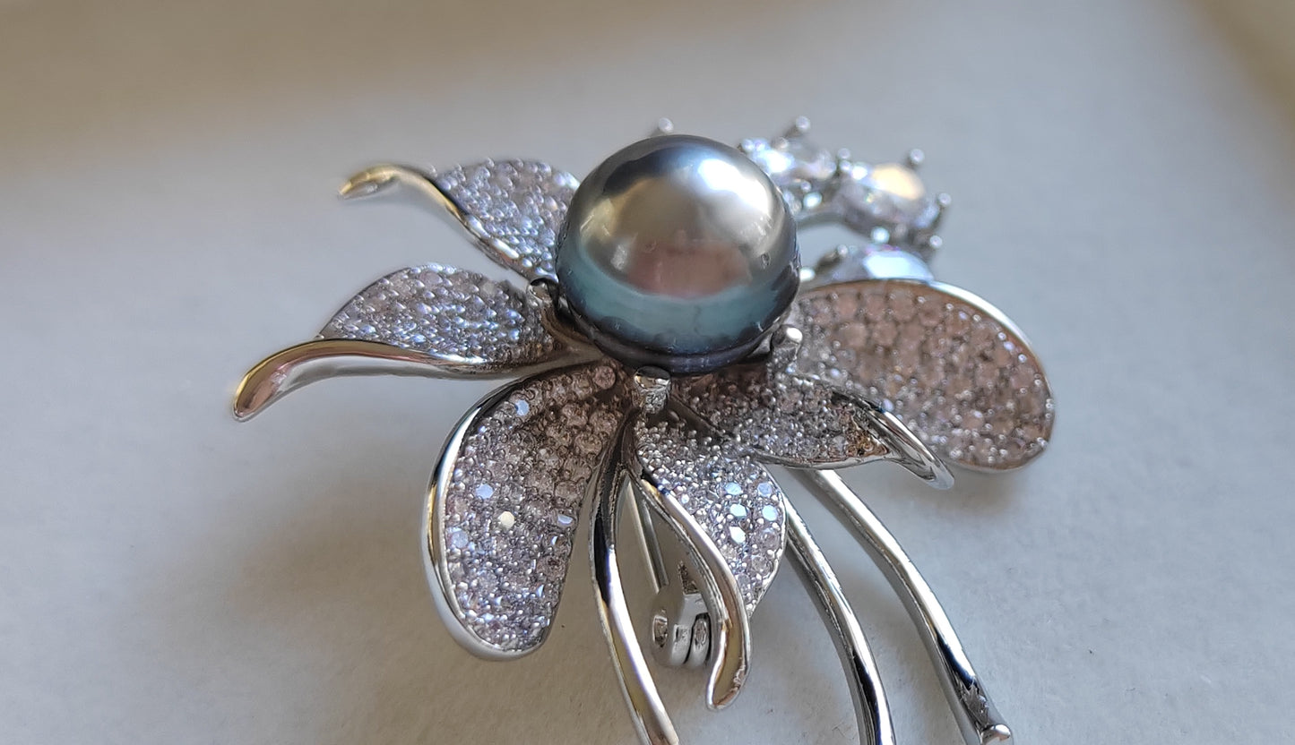 'Crystal Lily' brooch genuine tahitian south sea pearl 10.6mm