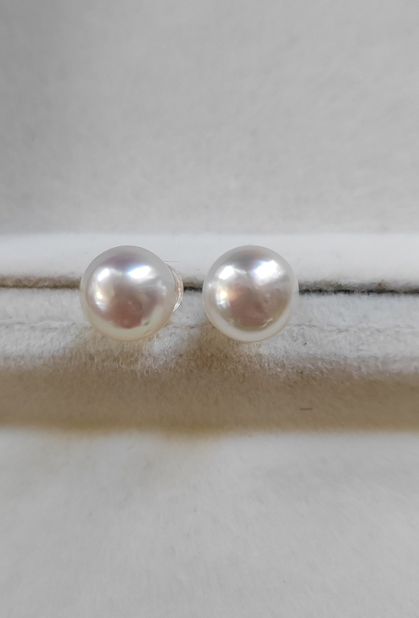 Clearance** 8.5mm Genuine south sea white button pearls 18k gold earrings