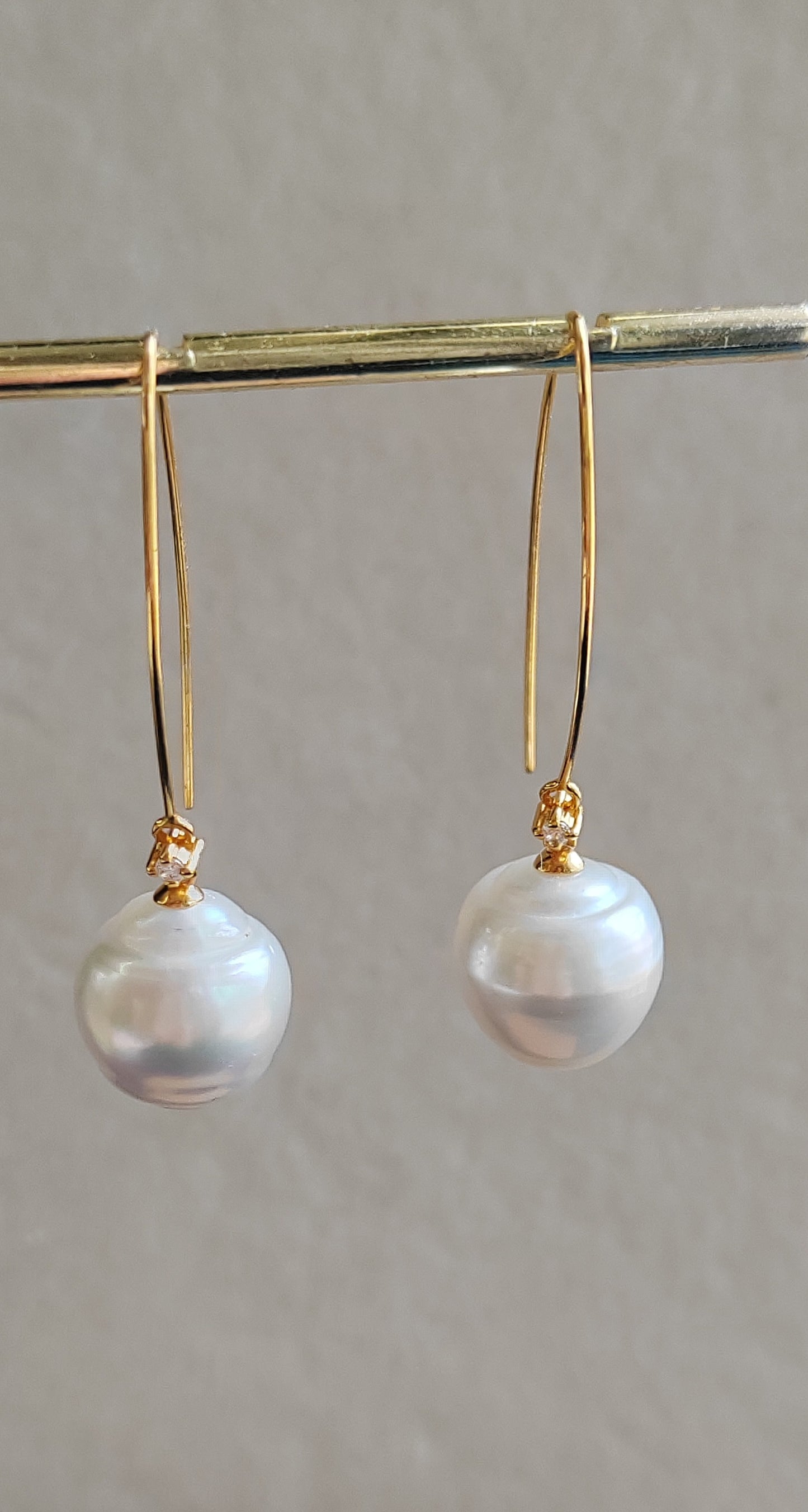 Clearance💖 Dangling baroque earrings genuine south sea white pearls 12.3mm 9k gold