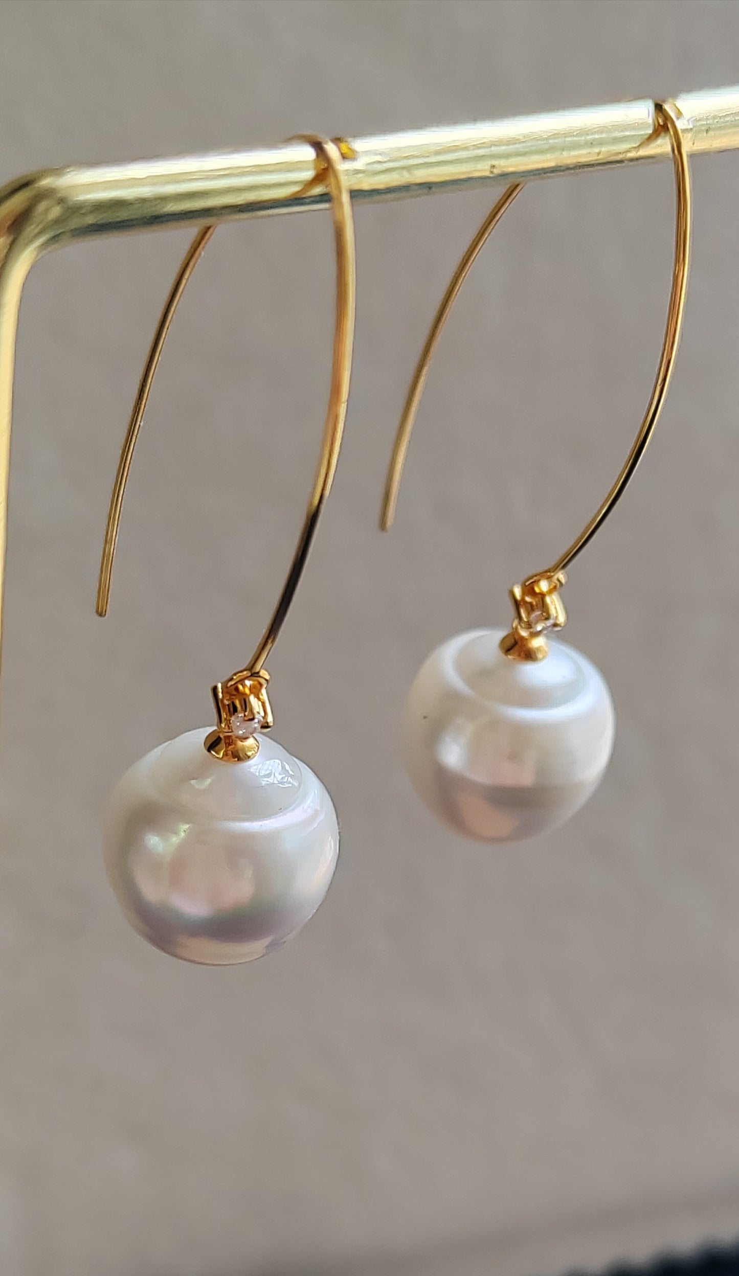 Clearance💖 Dangling baroque earrings genuine south sea white pearls 12.3mm 9k gold