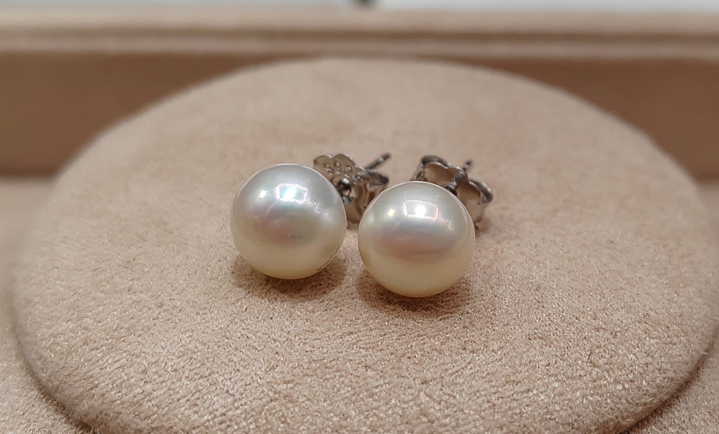 7.5mm Genuine lustrous freshwater button pearls classic earrings studs