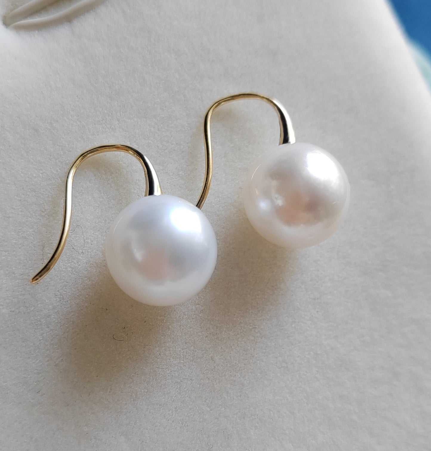 11mm Genuine south sea white pearls round 18ct gold earrings