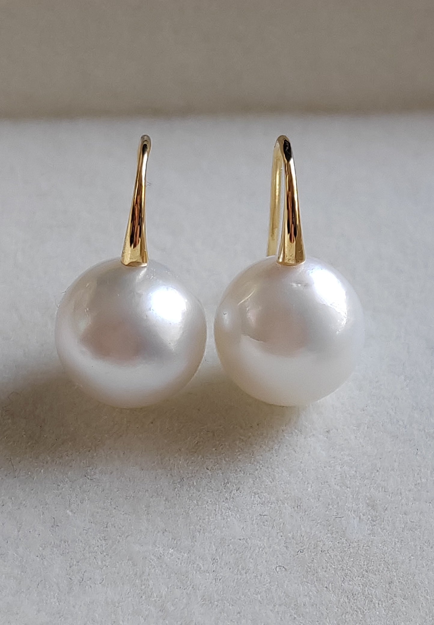 11mm Genuine south sea white pearls round 18ct gold earrings