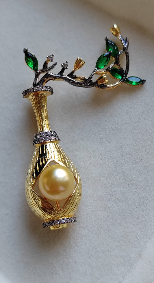 8.8mm Genuine golden south sea pearl gorgeous brooch