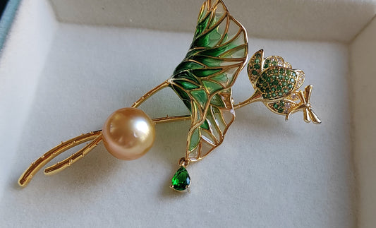 'Water Lily' brooch genuine golden south sea pearl 11.7mm