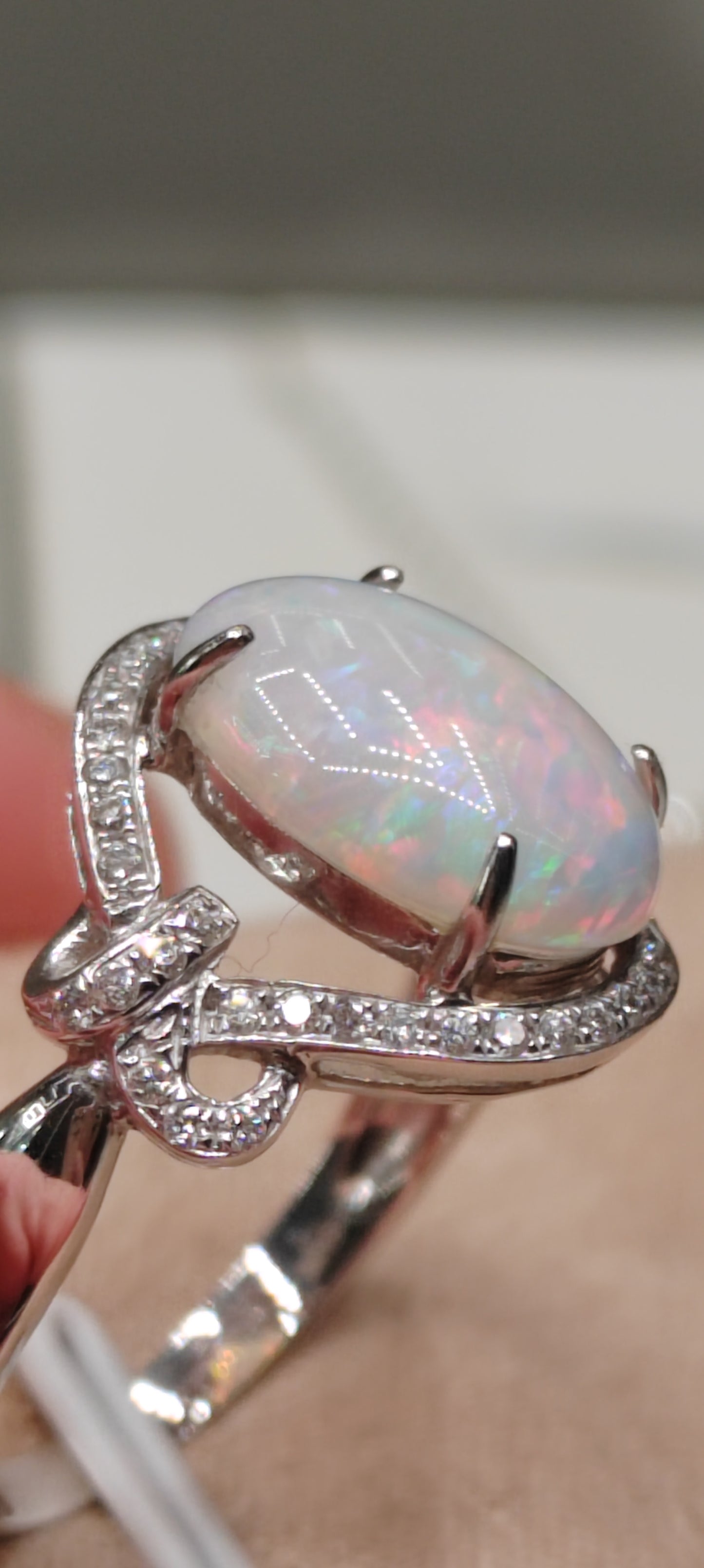 2.295ct Solid Australian Crystal opal 18ct white gold diamonds ring