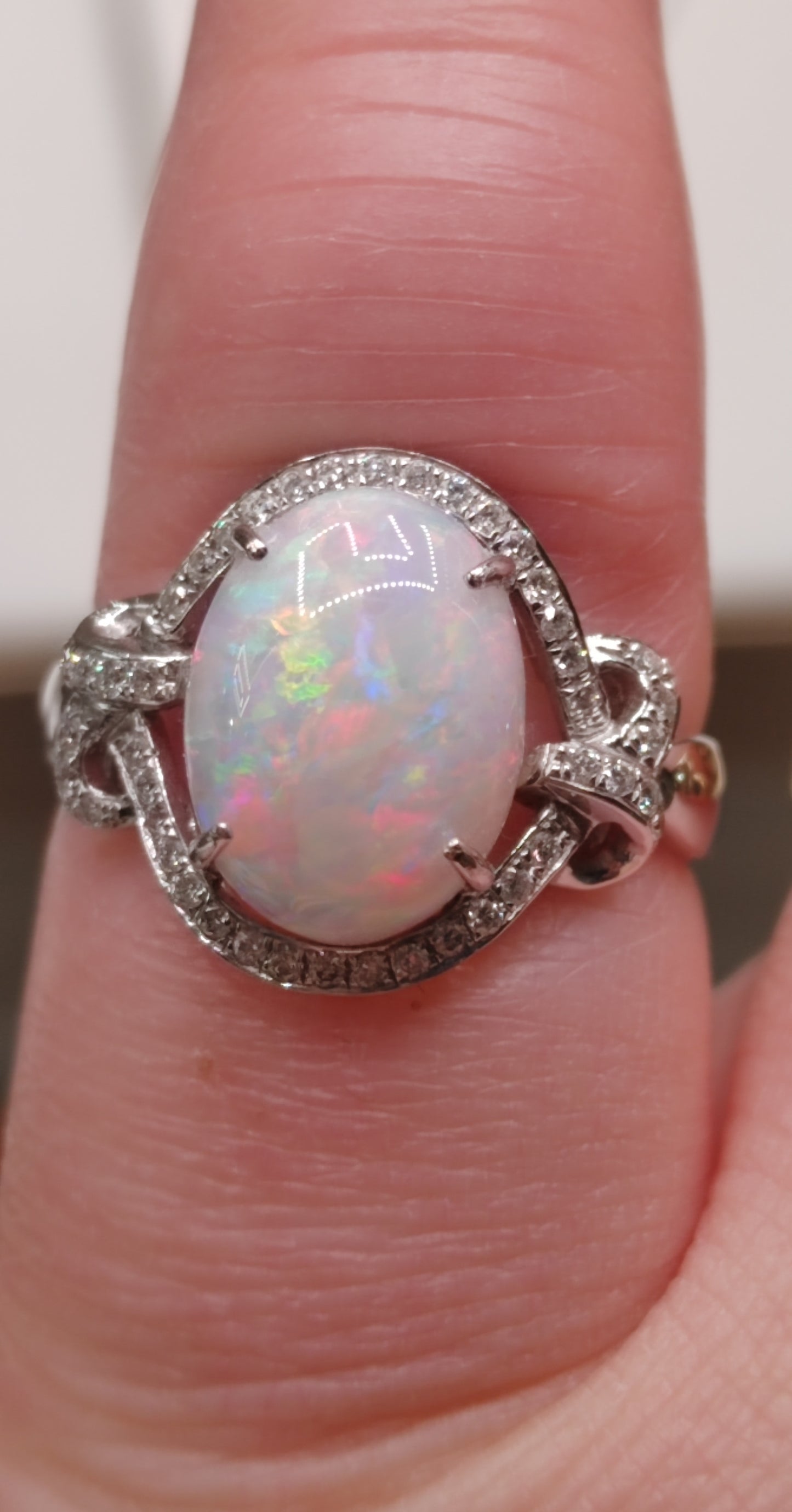 2.295ct Solid Australian Crystal opal 18ct white gold diamonds ring