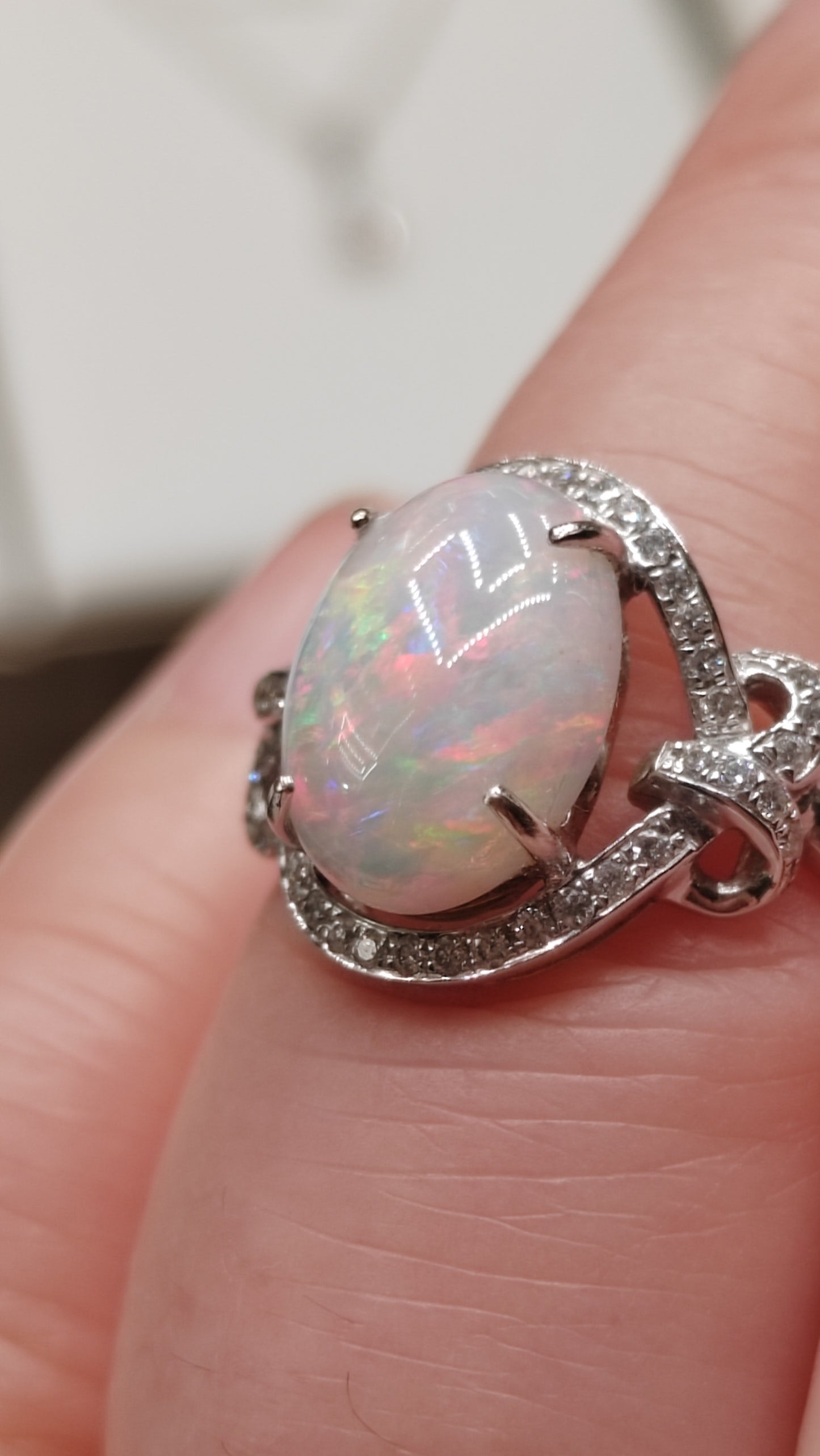 2.295ct Solid Australian Crystal opal 18ct white gold diamonds ring