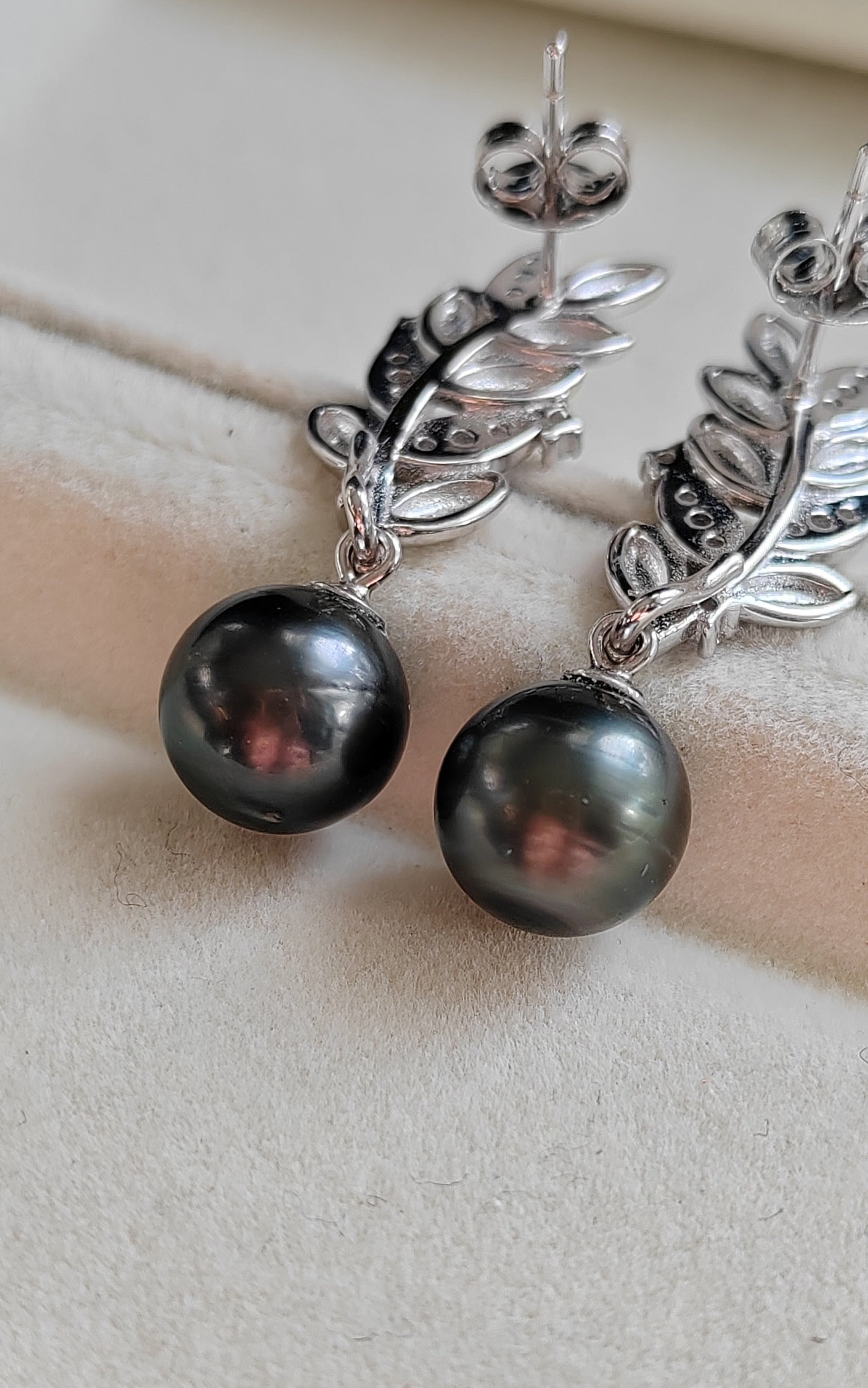 8.8mm Genuine tahitian south sea pearls round two-way earrings sterling silver