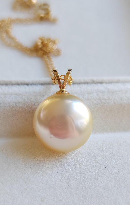 18ct gold pendant genuine golden south sea pearl 13.8mm Clearance