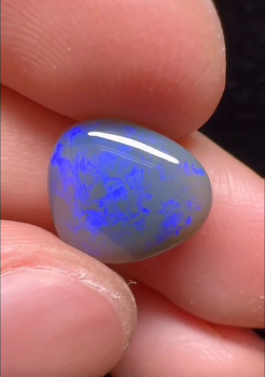 3.5ct Australian Lightning ridge dark opal solid