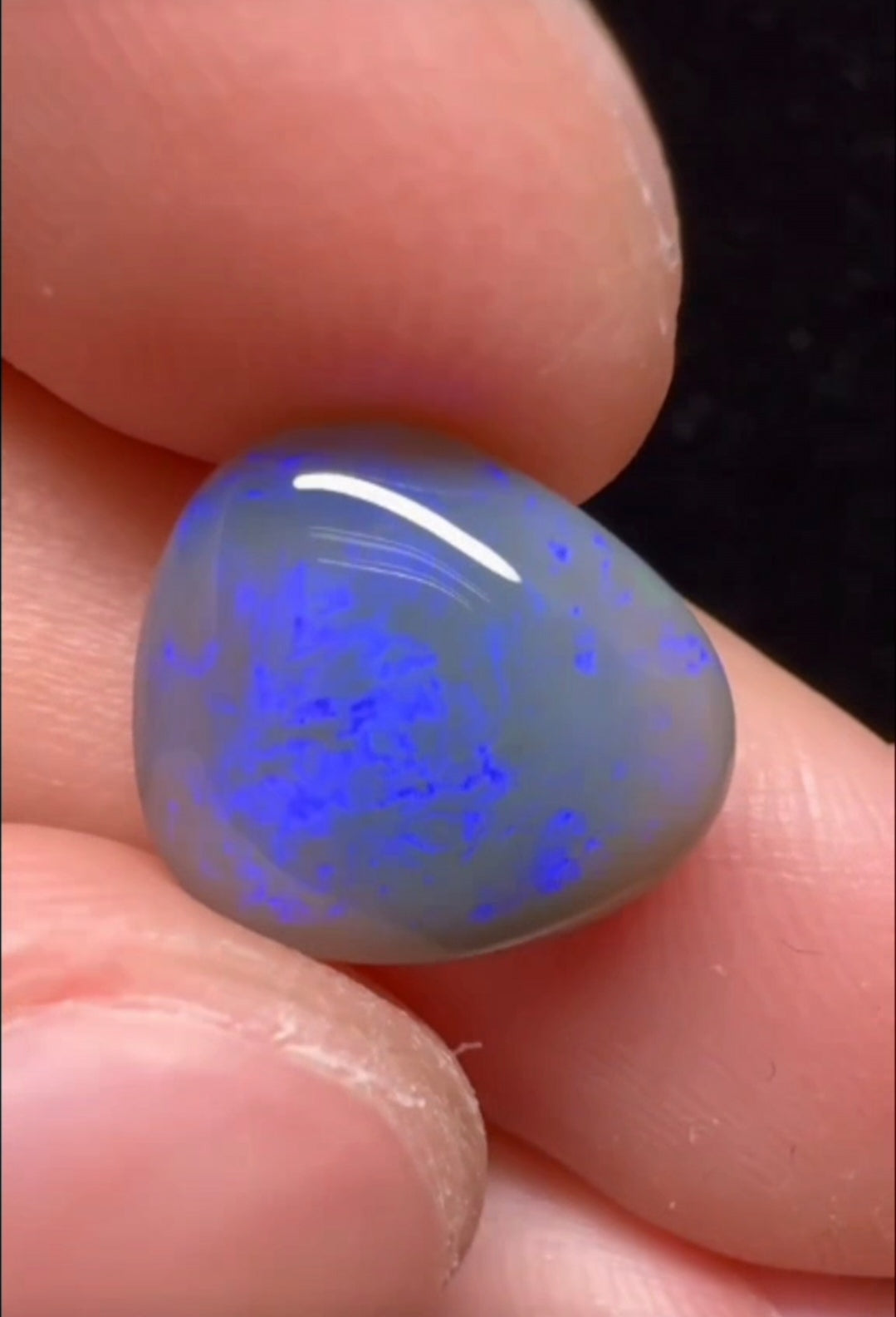 3.5ct Australian Lightning ridge dark opal solid