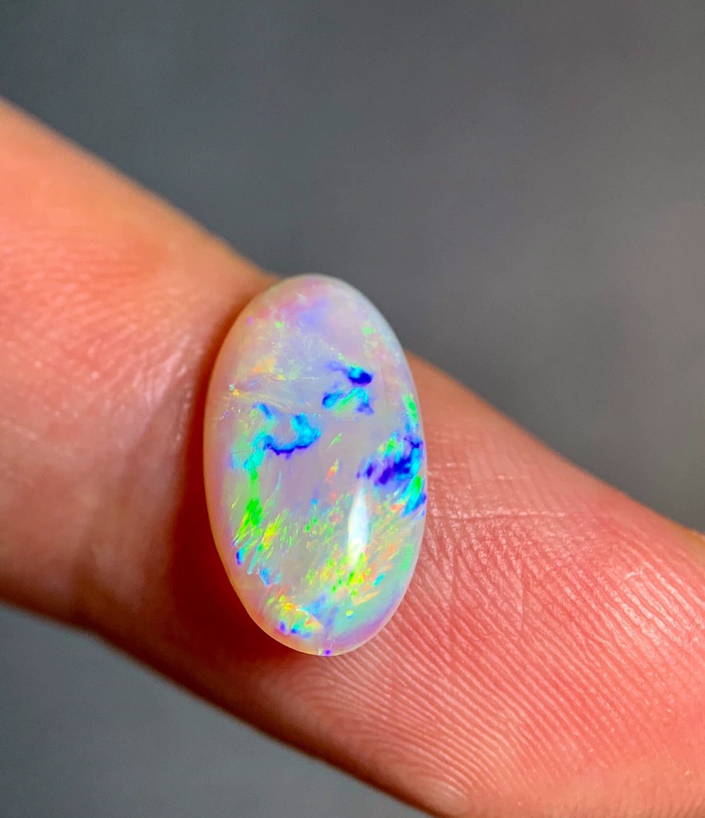 'Neon' 2.39ct solid Australian Crystal opal Lightning ridge 14x8x3.5mm