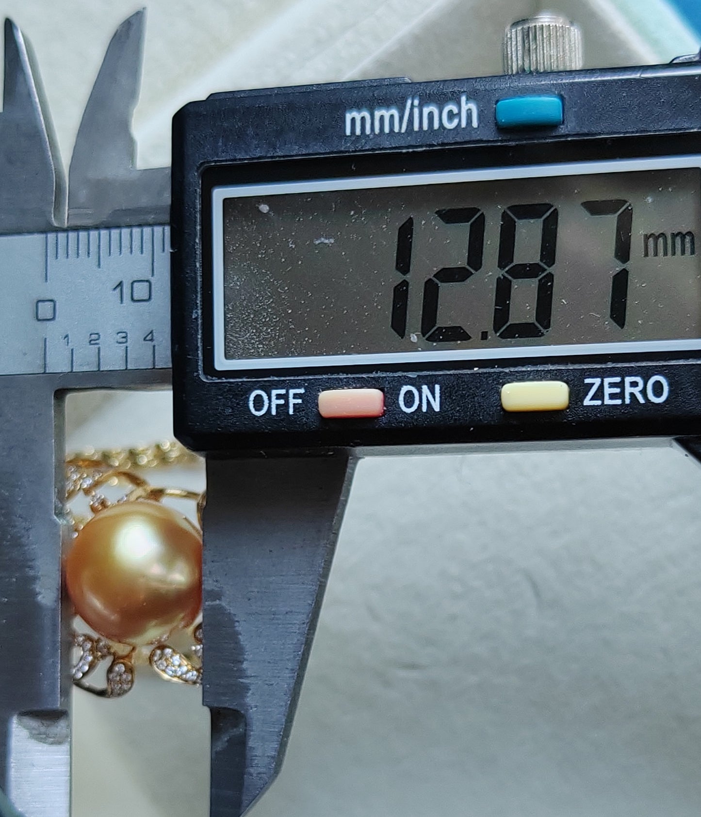 'Rococo' 14k gold pendant genuine golden south sea pearl 12.8mm Round