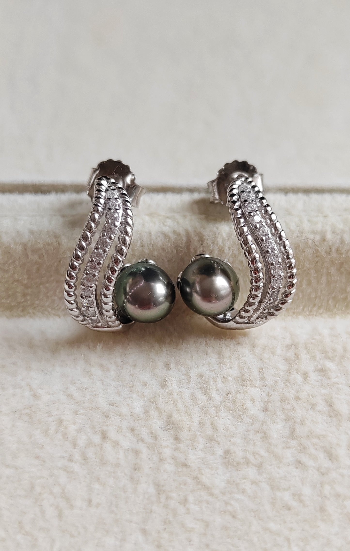 'Wild' earrings genuine Keshi tahitian south sea pearls