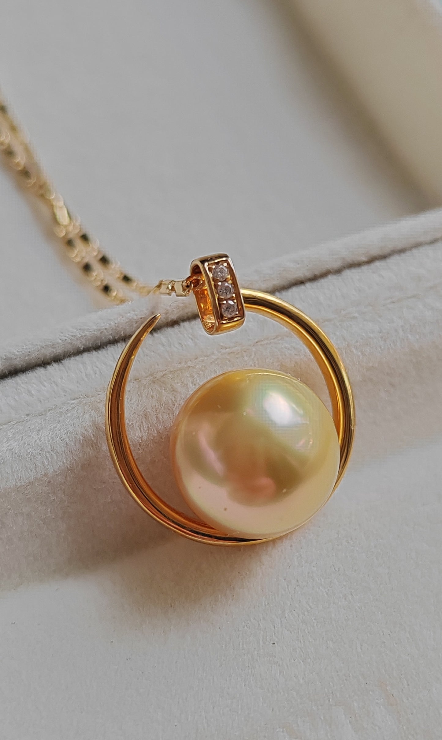 11.5mm Genuine golden south sea pearl 9k gold 'Moon' pendant