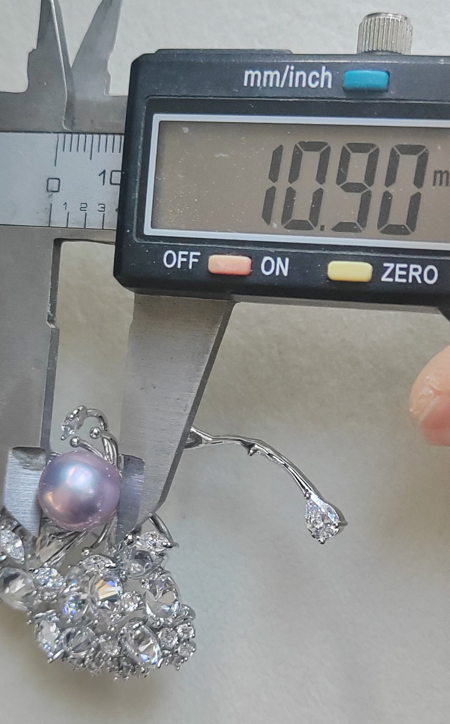 'Pink dandelion' brooch genuine freshwater pearl 10.9mm