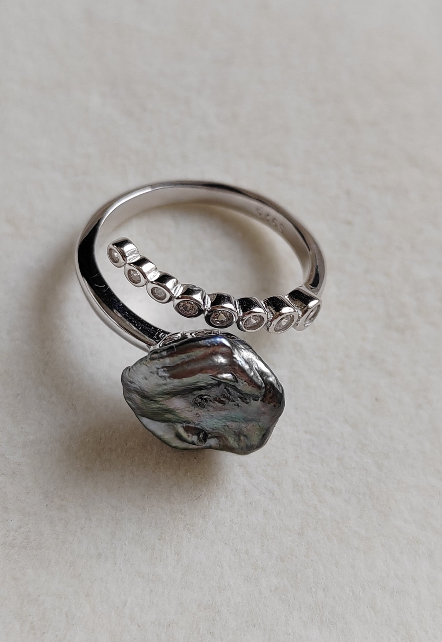 'Wild' Flower ring genuine tahitian Keshi pearl 3.6ct