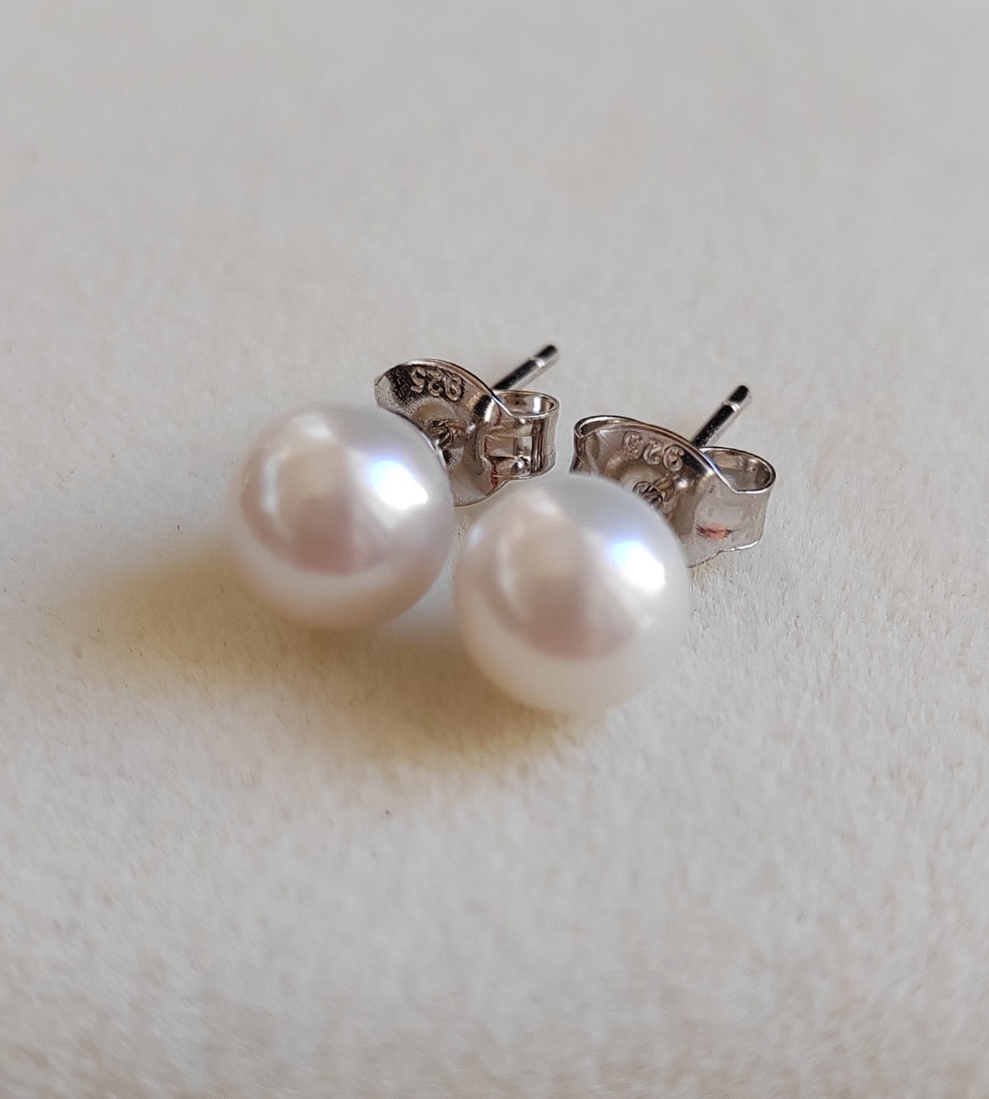 6.5mm Genuine freshwater round pearl Essential earrings studs