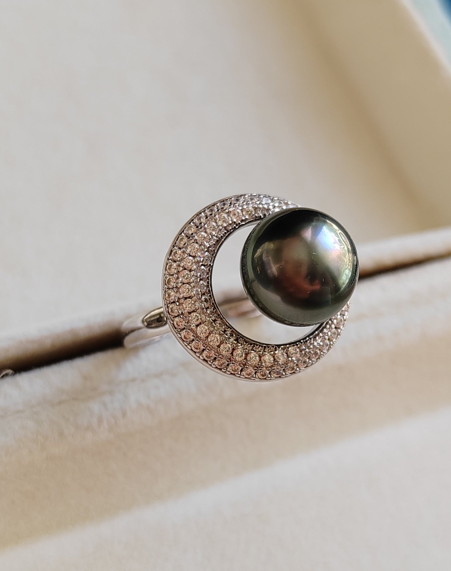 'Moon' ring genuine tahitian pearl 9.4mm
