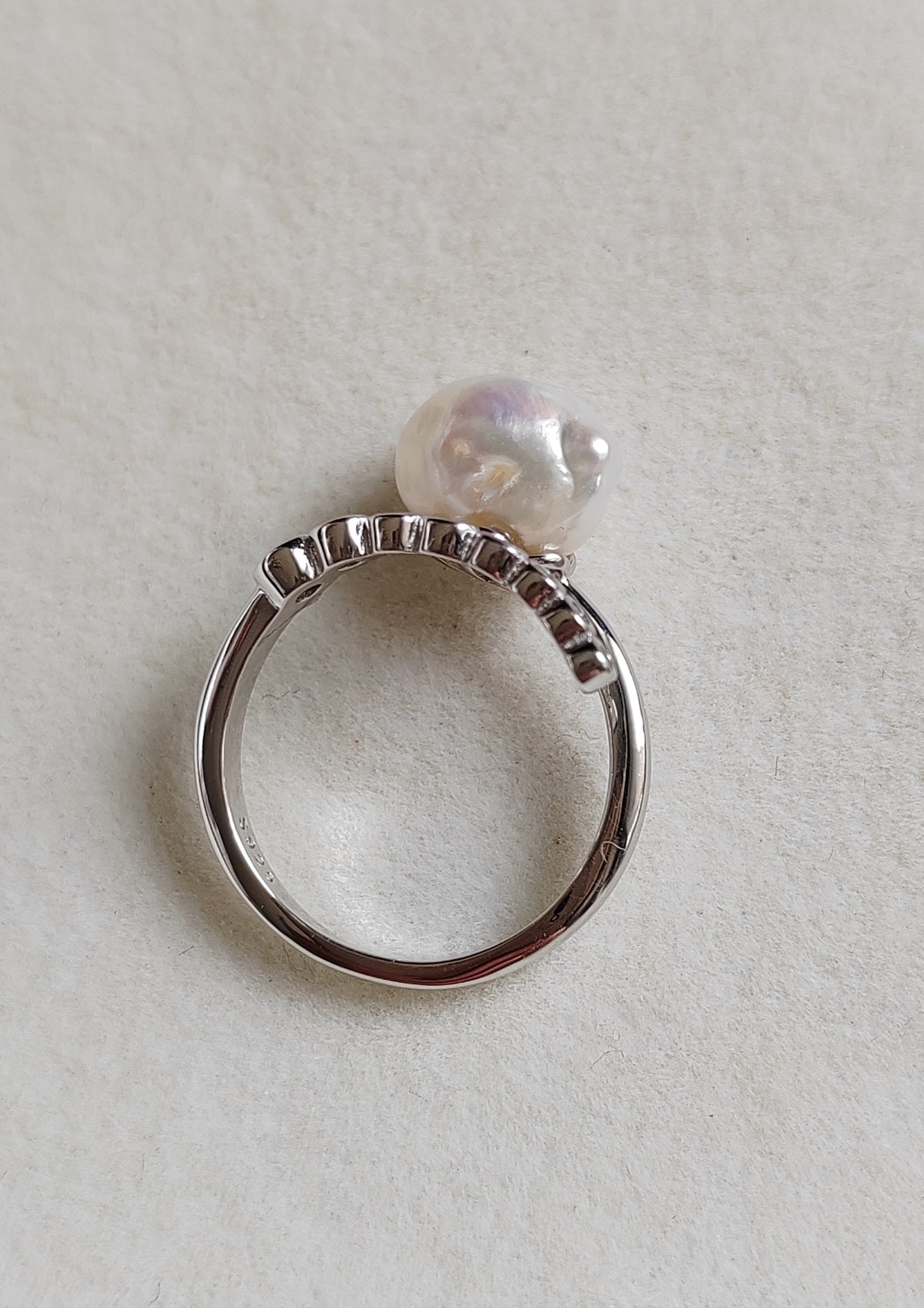 'Wild Lily' Silver ring genuine Keshi south sea white pearl 6ct
