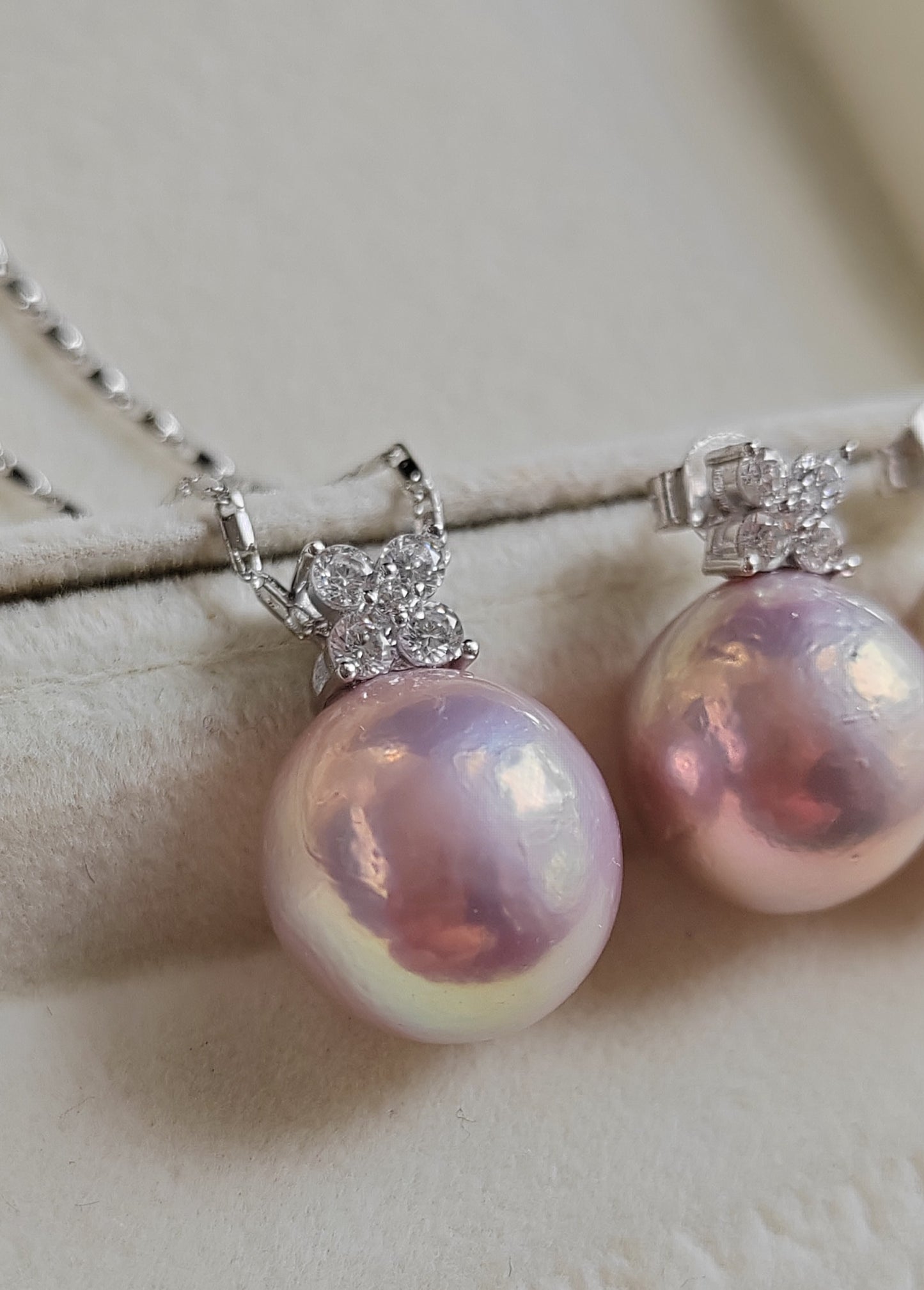 'Silver Clovers' jewelry set Genuine freshwater pearls 13-13.4mm