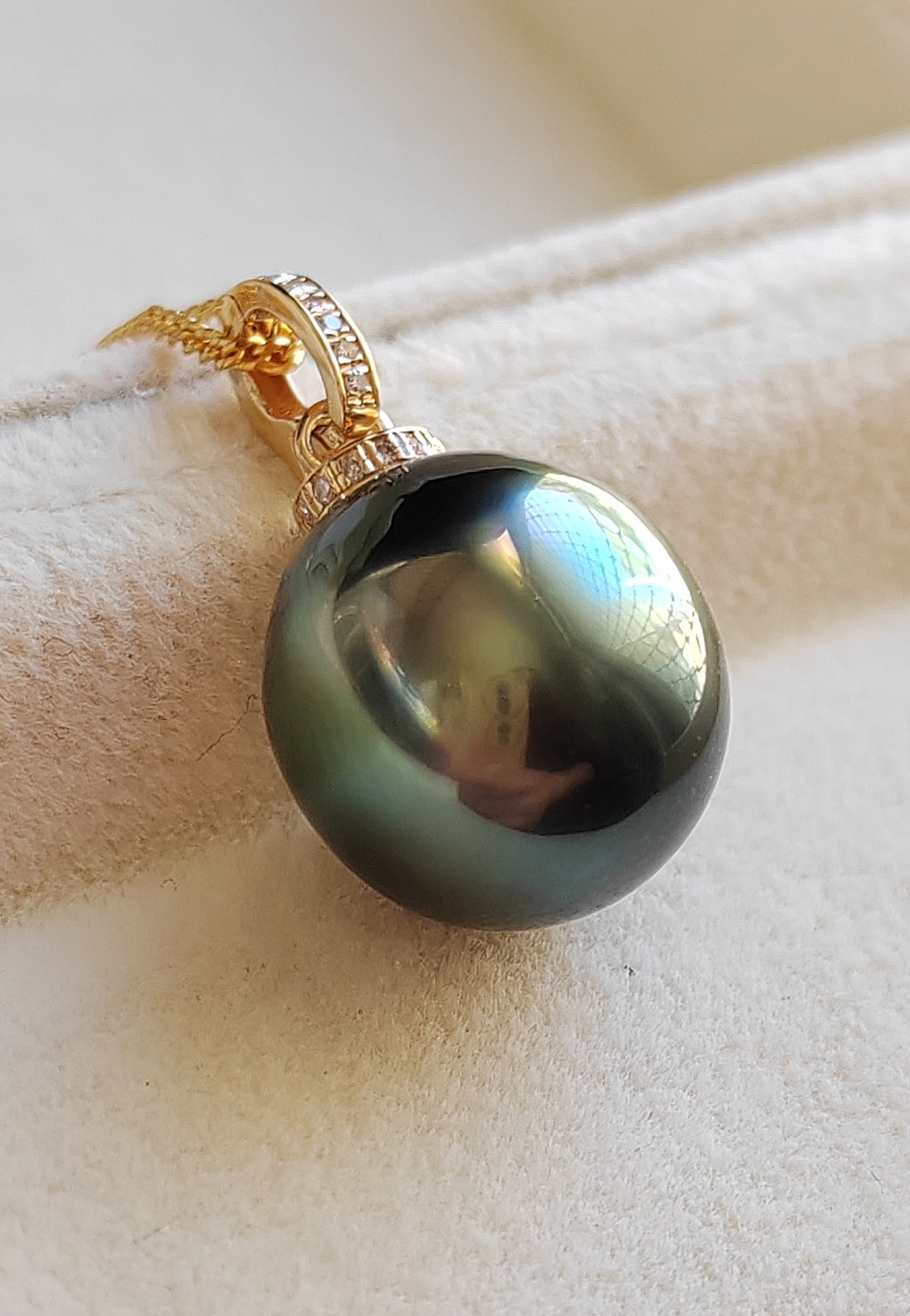 12.95x13.5mm Genuine Tahitian Mangareva pearl 18k gold diamond enhancer/ pendant