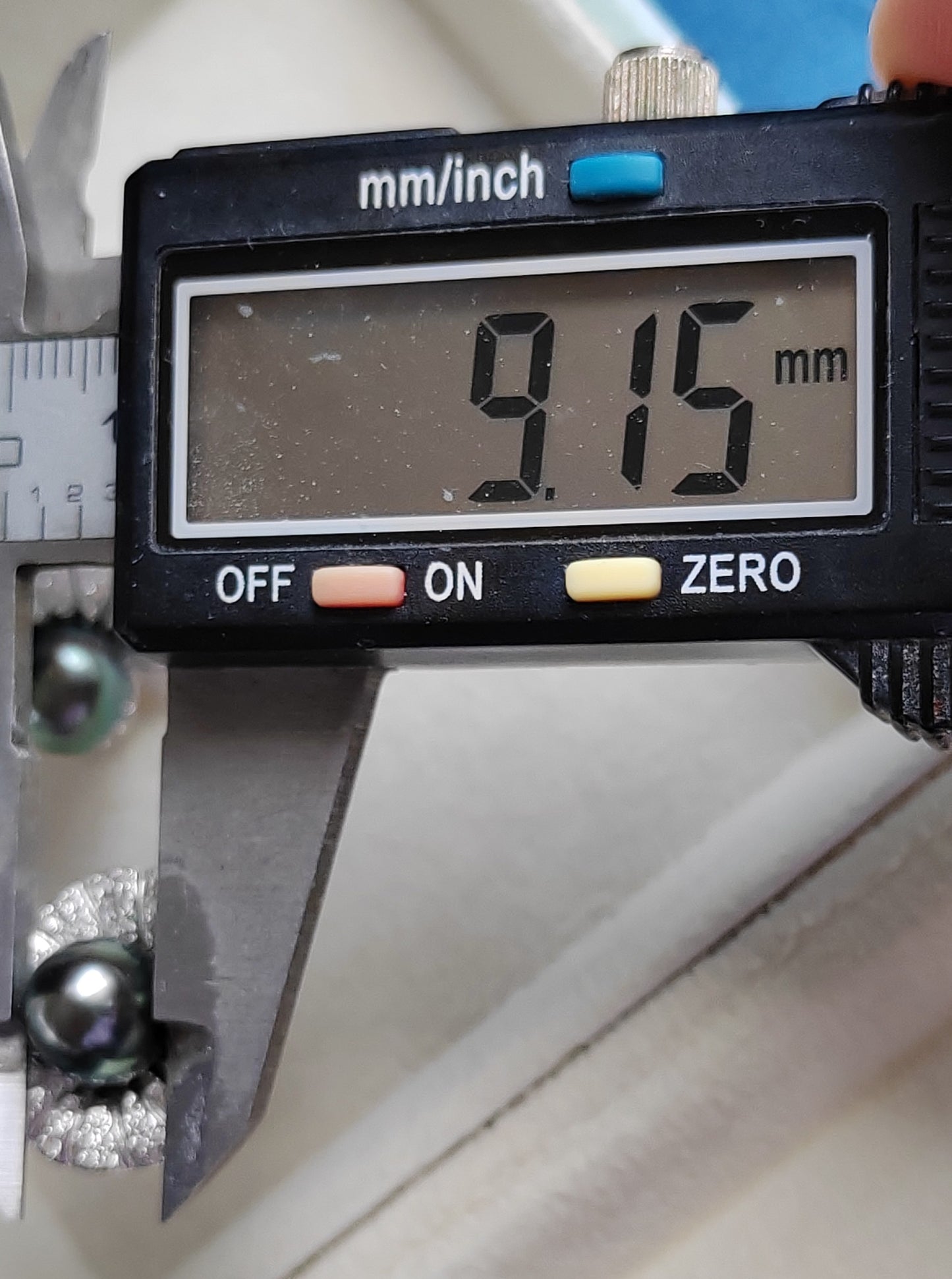 'Green lotus' earrings genuine tahitian south sea pearls 9.1mm