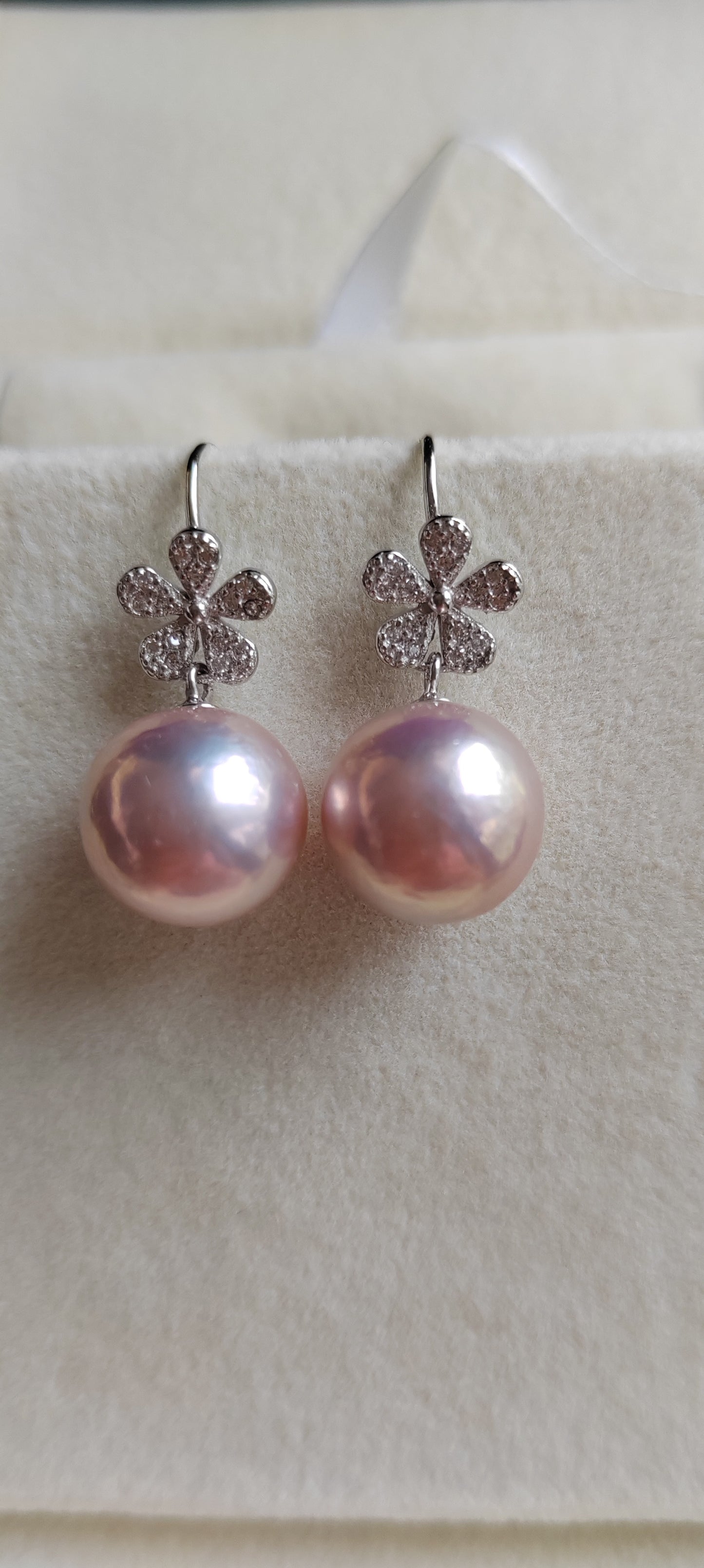 11.4mm Genuine freshwater pearls 'Flowers' earrings