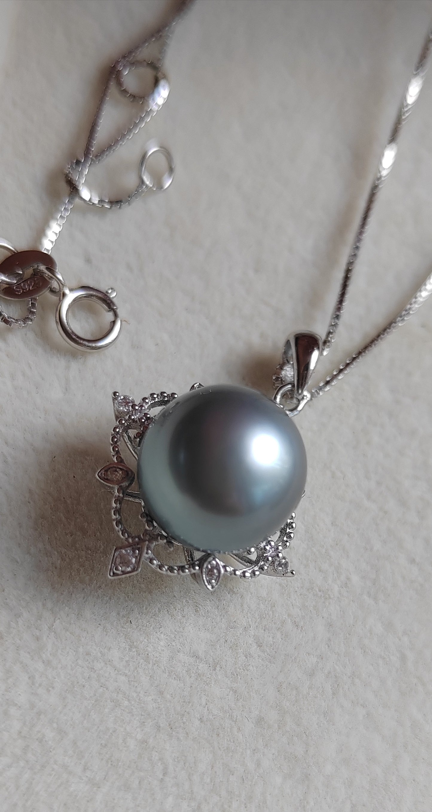 'Modern Rococo' necklace genuine tahitian south sea pearl 10.9mm