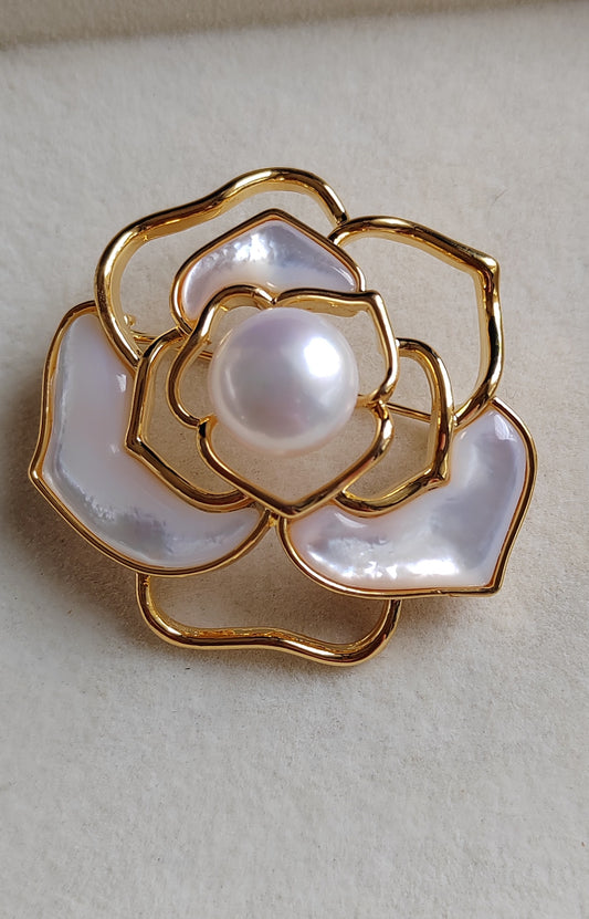11.1mm genuine freshwater pearl Camellia brooch