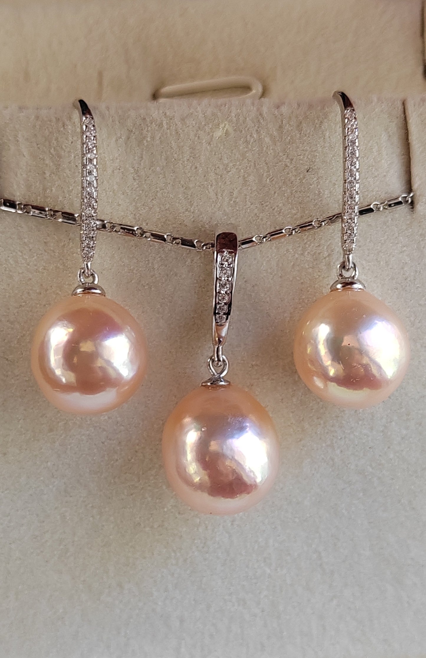 'Fairy Peach' Jewellery set Genuine freshwater pearls 11.8-12.2mm