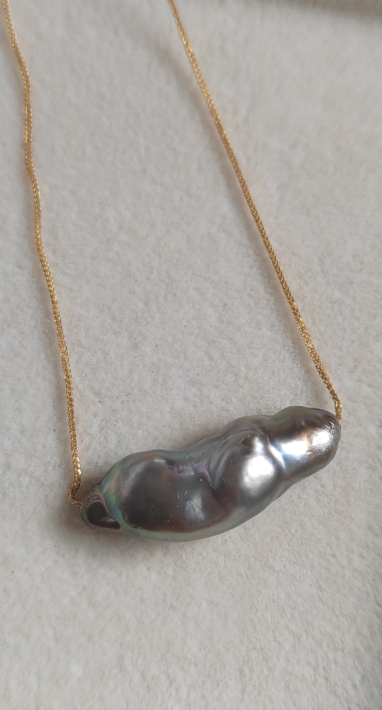 'Mermaid' 18k gold solitaire necklace Genuine Keshi Tahitian south sea pearl 9.6x25.3mm 'Wild'